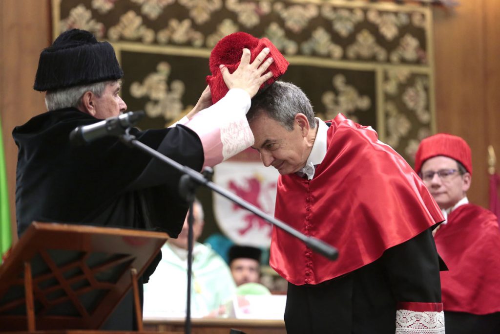 La ULE se planteará retirar el Honoris Causa a Zapatero “si se demuestra que hay más que indicios” en el caso Plus Ultra