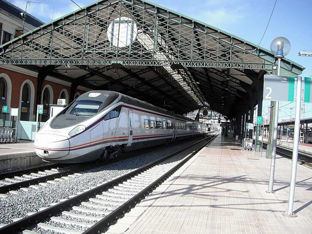 Renfe mejora desde el 20 de mayo las conexiones matinales de Sanabria, Zamora y Medina del Campo con Madrid