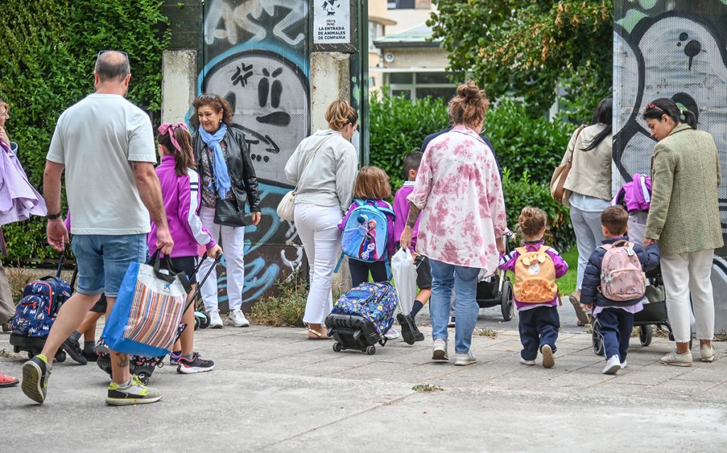 Educación propone que el próximo curso en Infantil y Primaria comience el miércoles 9 de septiembre y el 15 en Secundaria, Bachillerato y FP