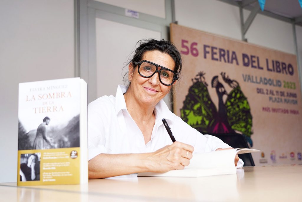 Elvira Mínguez se alza con el Premio Primavera de Novela 2026 por ‘La educación del monstruo’, ambientada parcialmente en Valladolid
