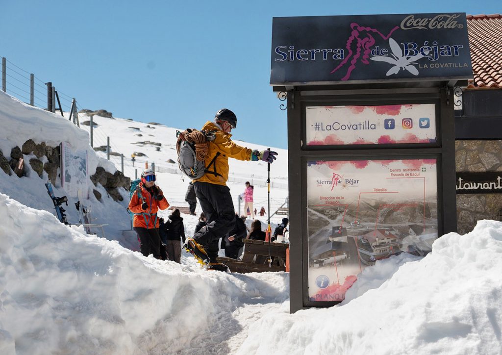 Suspendido el Programa Escolar de Esquí 2026 ante la imposibilidad de que La Covatilla garantice su celebración “en las mejores condiciones”