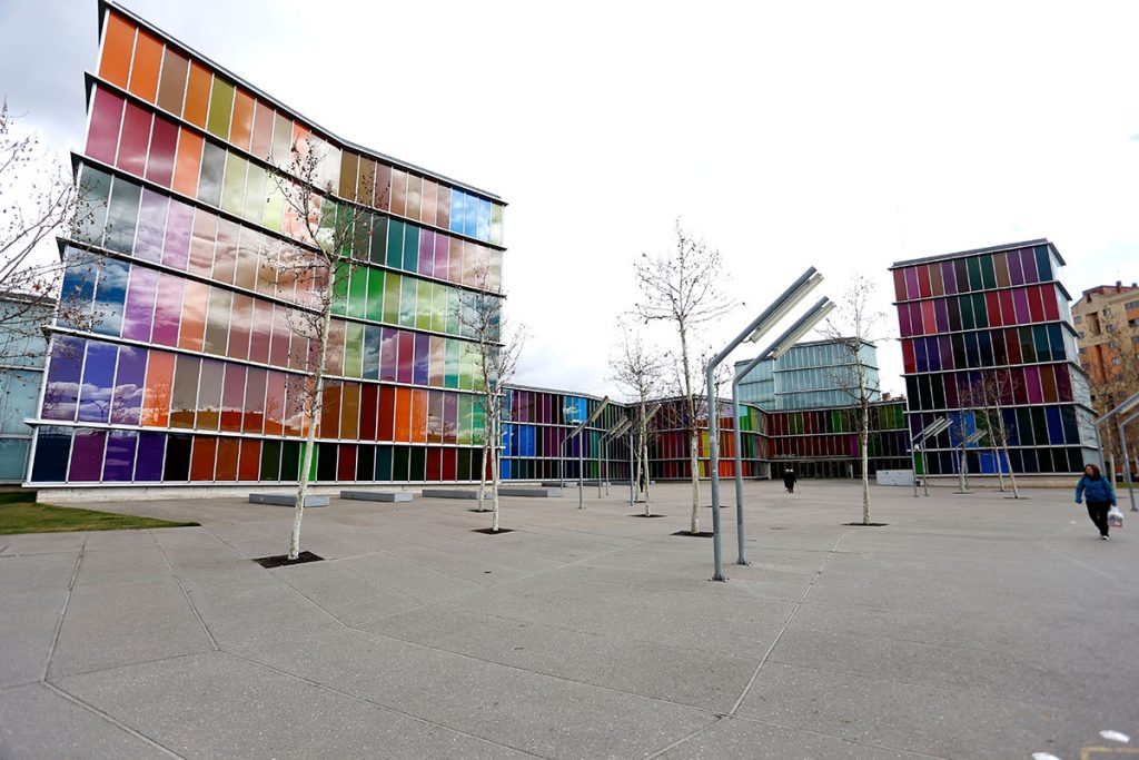 El Musac acogerá este año cinco exposiciones que situarán su colección en el centro y la conectará con voces del arte internacional