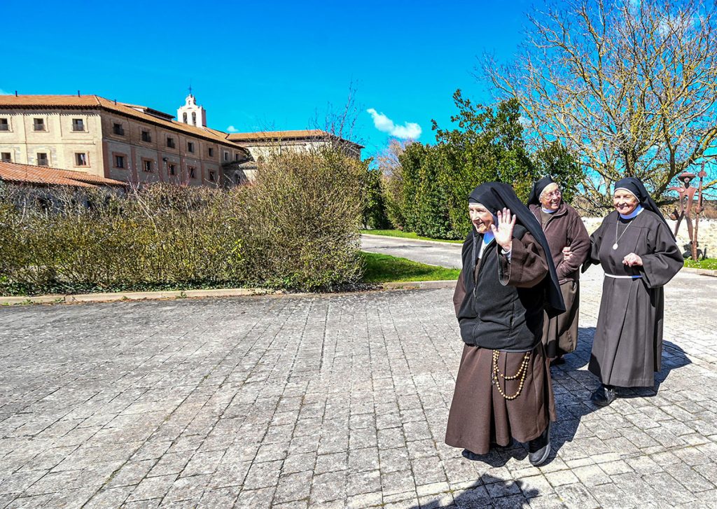 Las Clarisas de Aranzazu recuperan el monasterio de Belorado (Burgos) tras el desahucio de las siete monjas excomulgadas