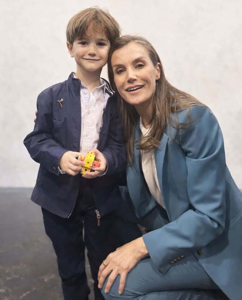 El pequeño Darío conoce en Castellón a la reina Letizia en el Día Mundial de las Enfermedades Raras