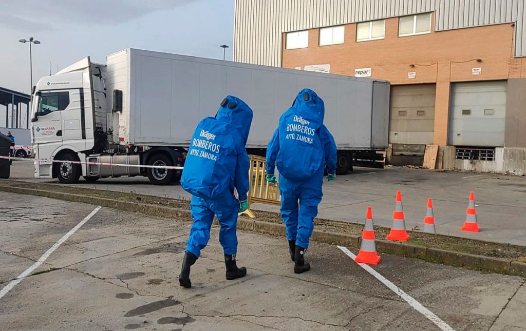 Activan el protocolo de seguridad de nivel 3 en el Centro de Transportes de Zamora por un derrame de productos corrosivo
