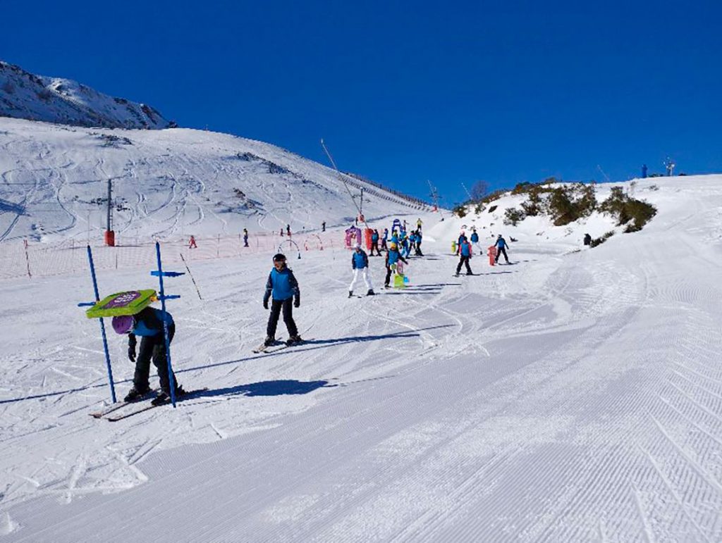 Las estaciones invernales leonesas ofrecen este fin de semana 13,7 kilómetros para la práctica del esquí