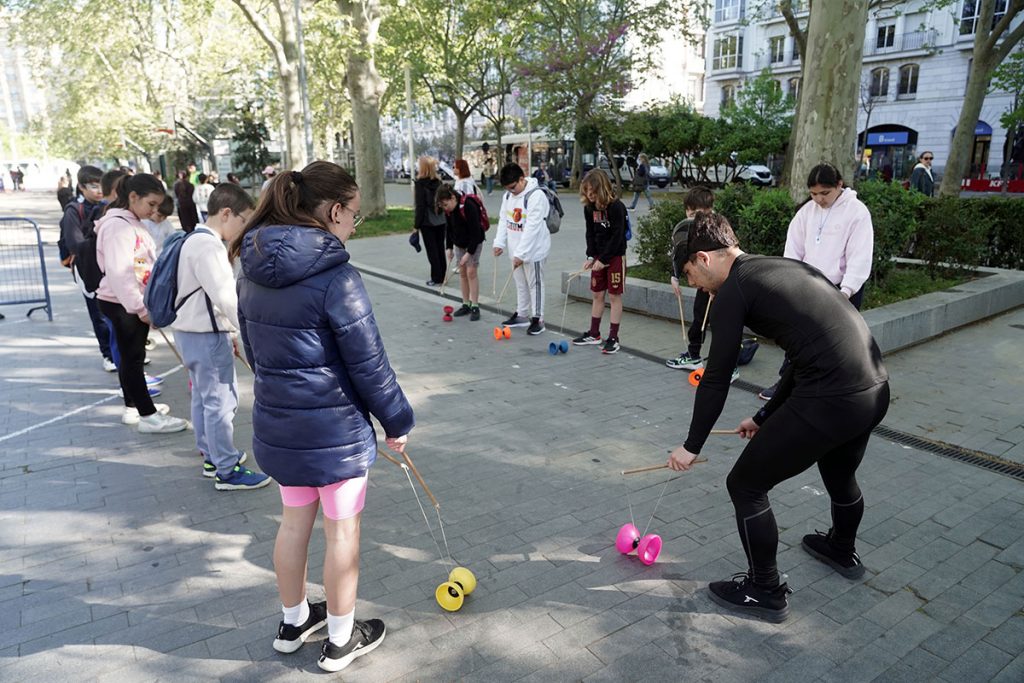 Cerca de 650 alumnos de 17 centros participan en Valladolid en el Día de la Educación Física en la Calle
