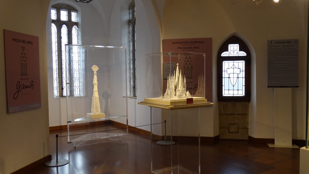 Dos maquetas procedentes de la Sagrada Familia, pieza del mes en el Museo de los Caminos del Palacio de Gaudí de Astorga