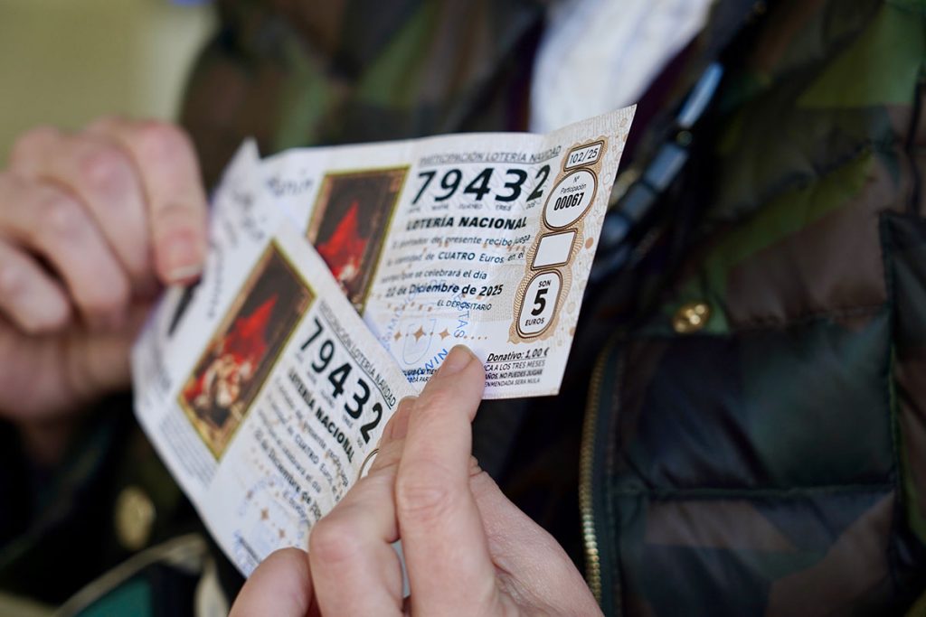 Finaliza el proceso de pago con quita de las papeletas premiadas con el Gordo de Navidad vendidas por la comisión de fiestas de Villamanín (León)