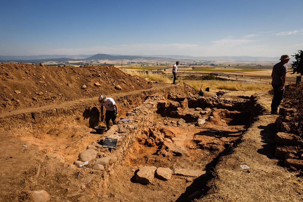 El equipo investigador de Numancia redefine su origen con una excavación que permitirá precisar el nacimiento de la ciudad celtibérica
