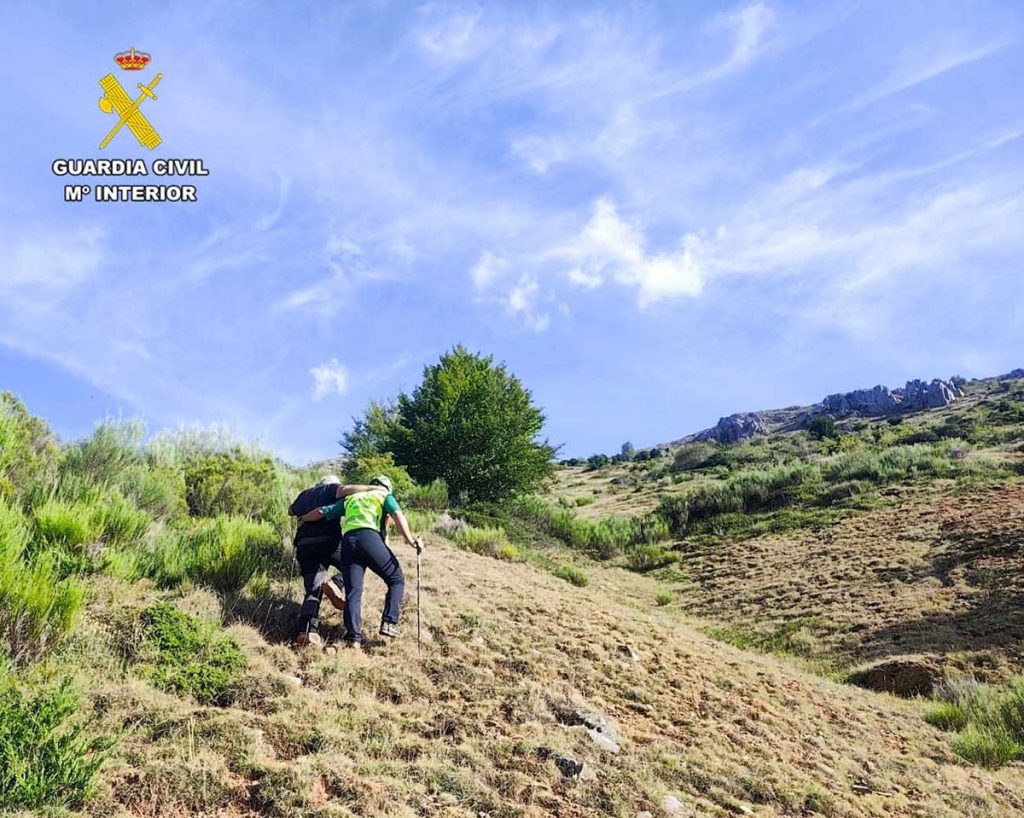 Rescatado un montañero lesionado en el Collado Boceguilla de La Mata de Monteagudo (León)