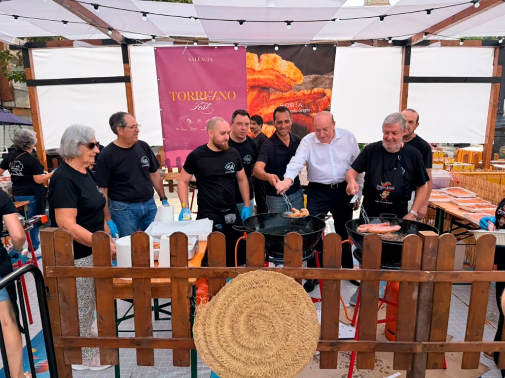 El primer TorreznoFest reúne a cerca de 10.000 personas en Valencia
