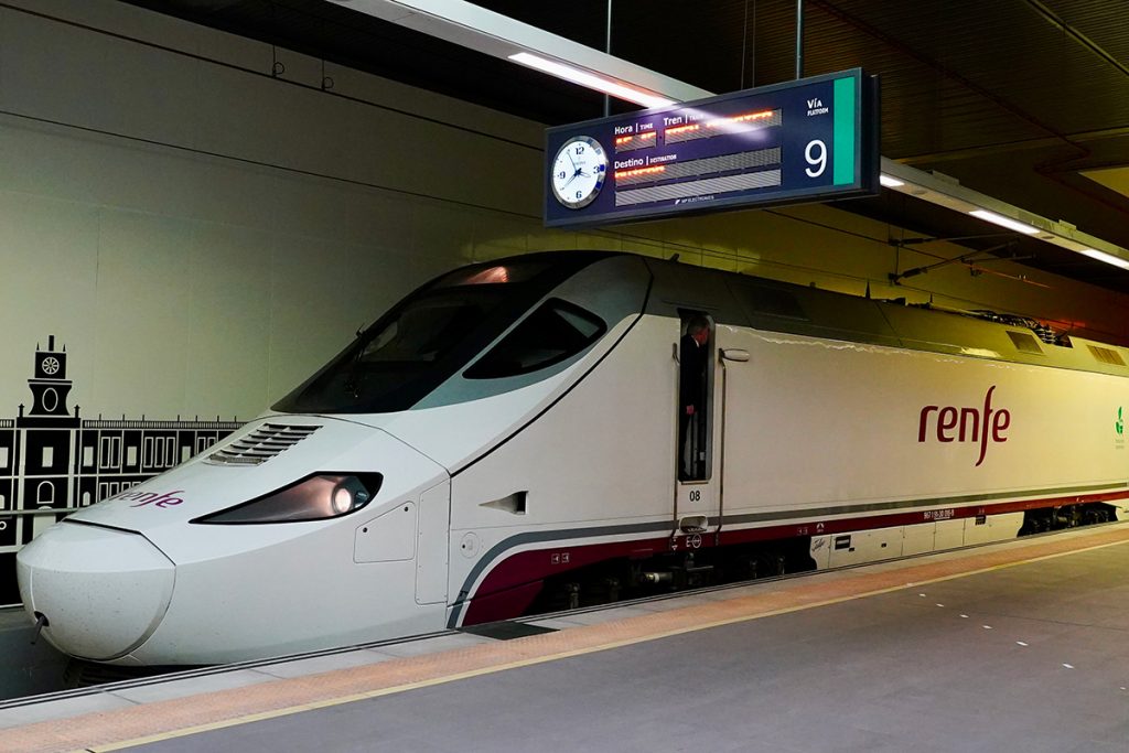 Renfe refuerza los servicios de Alta Velocidad entre Asturias, León y Madrid con motivo de la festividad de Todos los Santos
